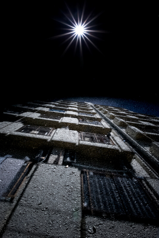 THE MOST BEAUTIFUL LIGHT NEXT TO THE DARK 2014 作品13