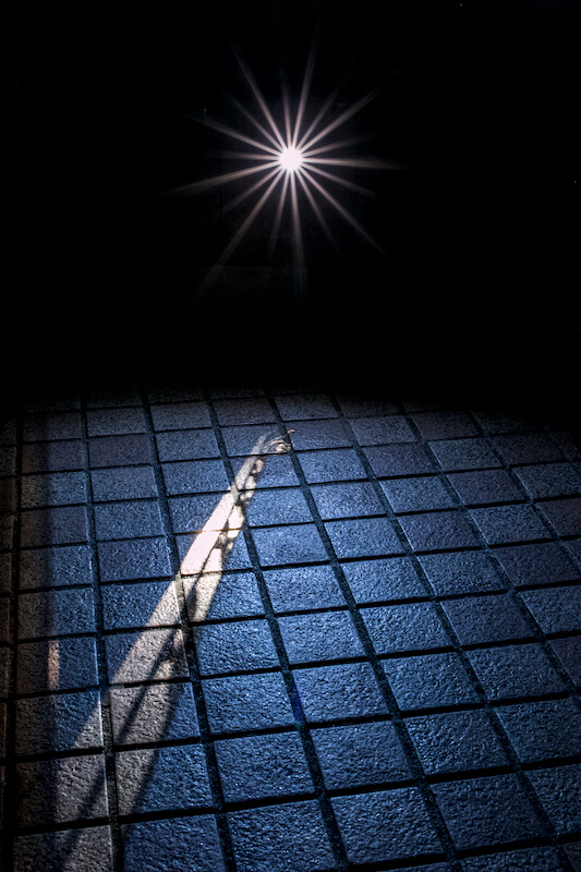 THE MOST BEAUTIFUL LIGHT NEXT TO THE DARK 2014 作品15