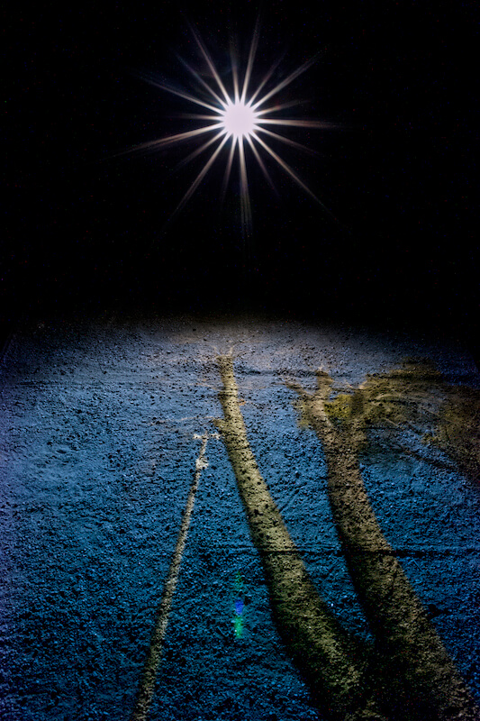 THE MOST BEAUTIFUL LIGHT NEXT TO THE DARK 2014 作品18